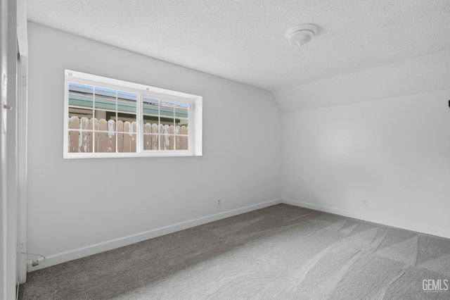 5200 Laguna Street, Bakersfield, CA 93306