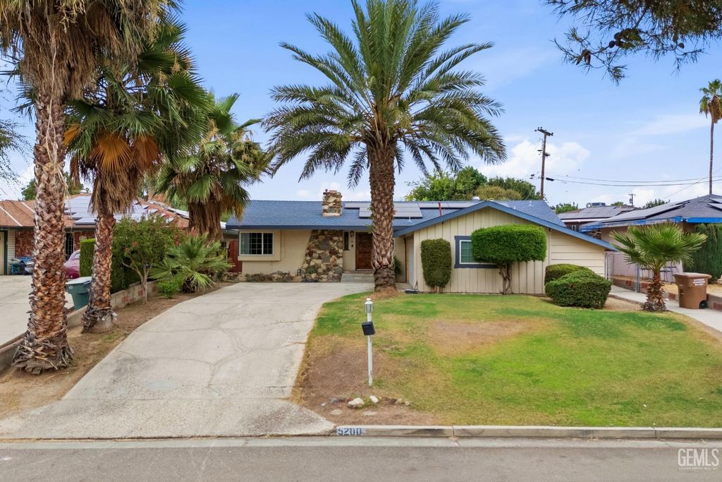 5200 Laguna Street, Bakersfield, CA 93306