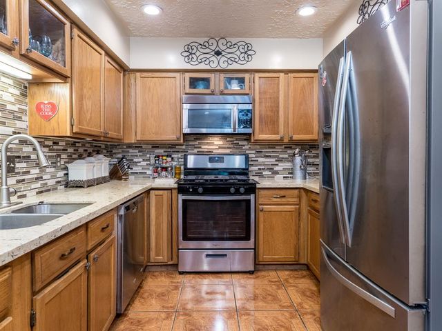 1814 Cliffdale Drive, Missouri City, TX 77489