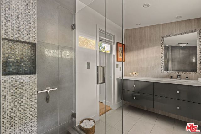 22505 Macfarlane Drive, Los Angeles, CA 91364