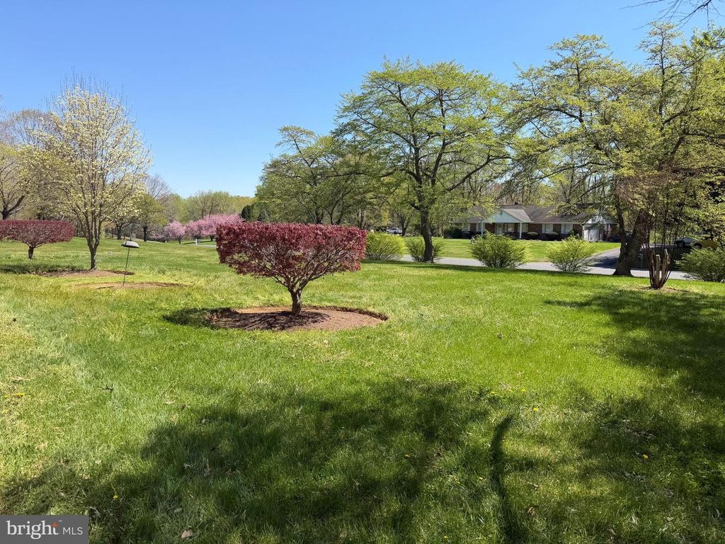 Image 10 of property listing at 733 SHARPSBURG DR, Davidsonville, MD 21035