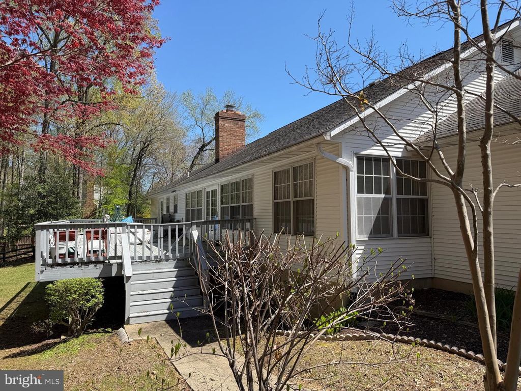 Image 5 of property listing at 733 SHARPSBURG DR, Davidsonville, MD 21035