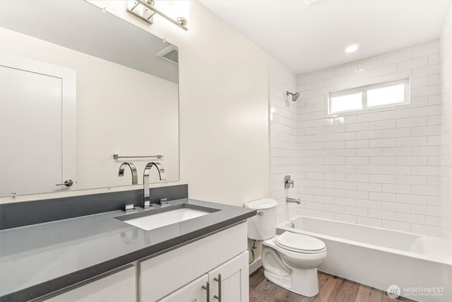 9251 N Ashworth Avenue N, Seattle, WA 98103