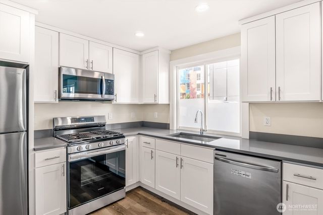 9251 N Ashworth Avenue N, Seattle, WA 98103