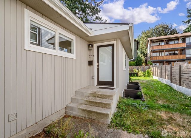 9251 N Ashworth Avenue N, Seattle, WA 98103