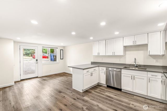 9251 N Ashworth Avenue N, Seattle, WA 98103