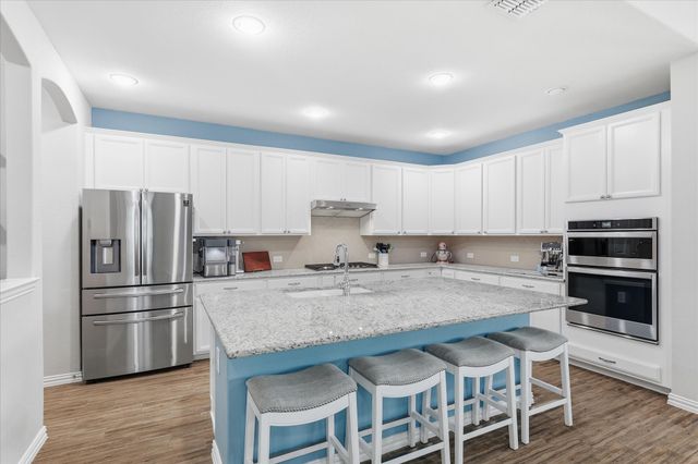 825 Crest Breeze Drive, Fort Worth, TX 76052