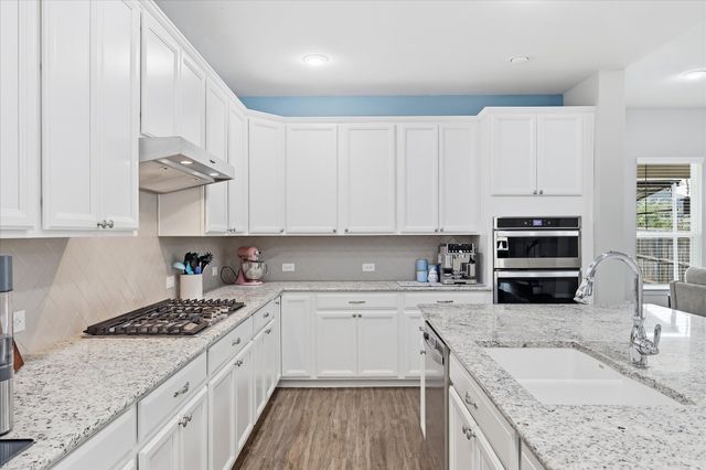825 Crest Breeze Drive, Fort Worth, TX 76052