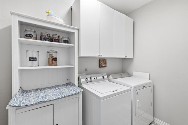 825 Crest Breeze Drive, Fort Worth, TX 76052