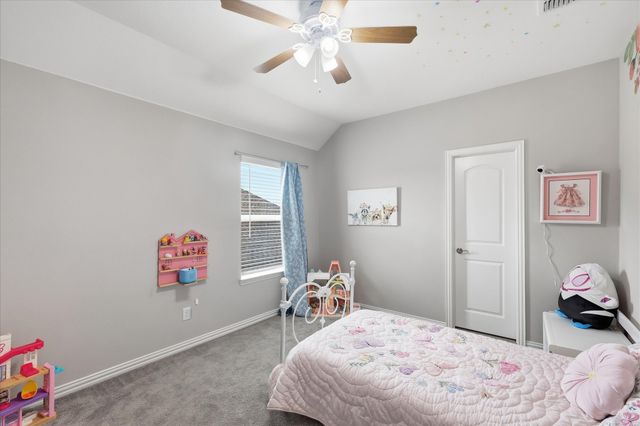 825 Crest Breeze Drive, Fort Worth, TX 76052