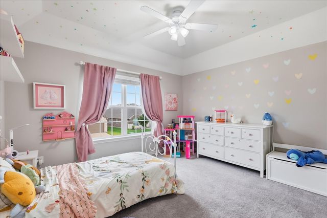 825 Crest Breeze Drive, Fort Worth, TX 76052
