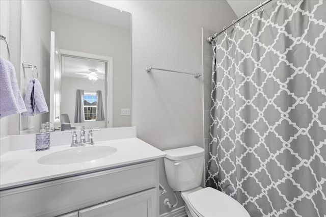 825 Crest Breeze Drive, Fort Worth, TX 76052