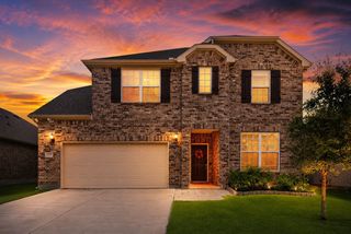 825 Crest Breeze Drive, Fort Worth, TX 76052