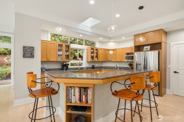 6560 156th Avenue SE, Bellevue, WA 98006