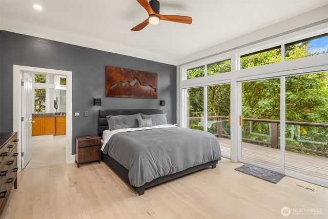 6560 156th Avenue SE, Bellevue, WA 98006
