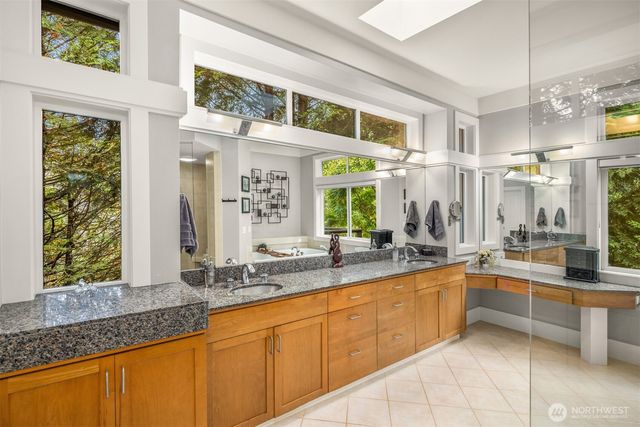 6560 156th Avenue SE, Bellevue, WA 98006