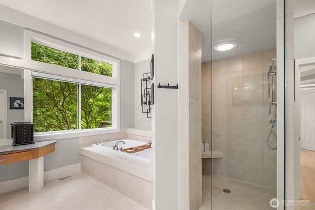 6560 156th Avenue SE, Bellevue, WA 98006