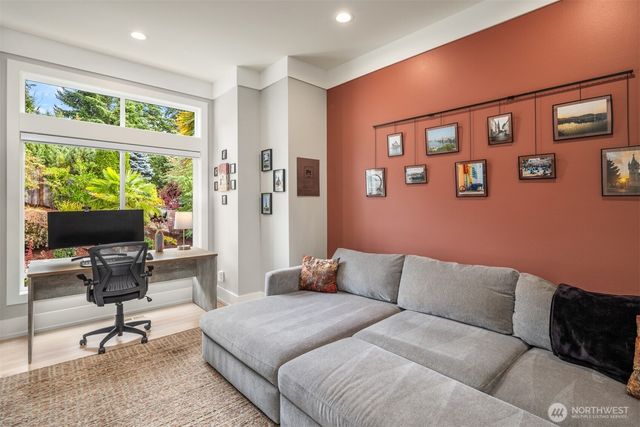 6560 156th Avenue SE, Bellevue, WA 98006
