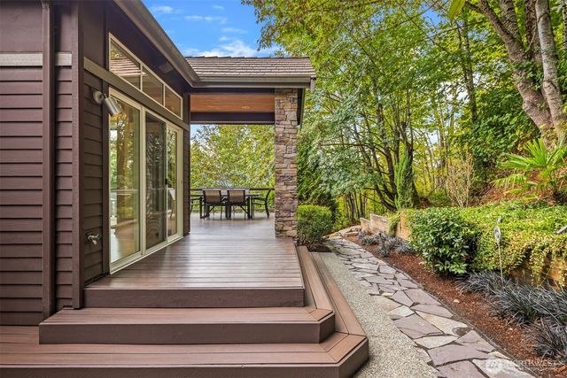 6560 156th Avenue SE, Bellevue, WA 98006