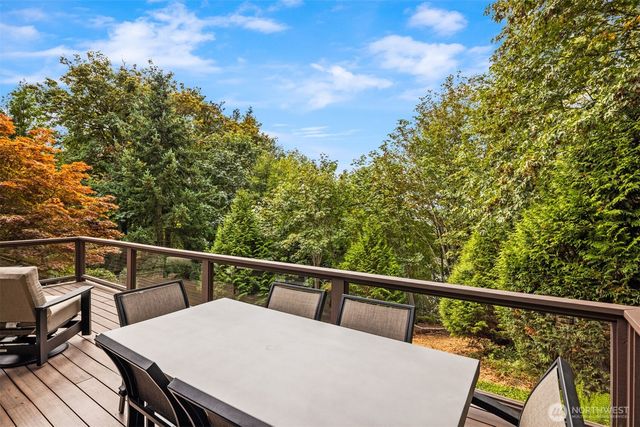 6560 156th Avenue SE, Bellevue, WA 98006