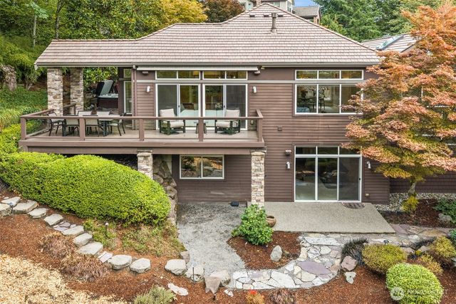 6560 156th Avenue SE, Bellevue, WA 98006