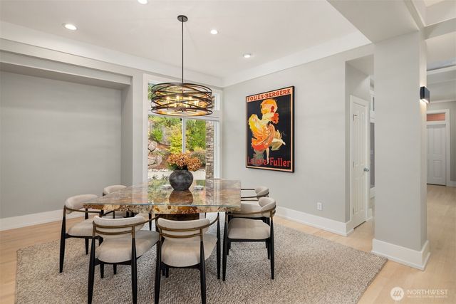 6560 156th Avenue SE, Bellevue, WA 98006