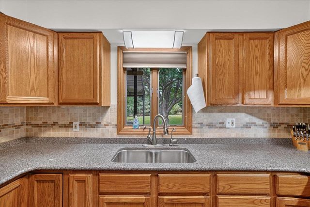 6702 N Abey Court, Evansville, WI 53536