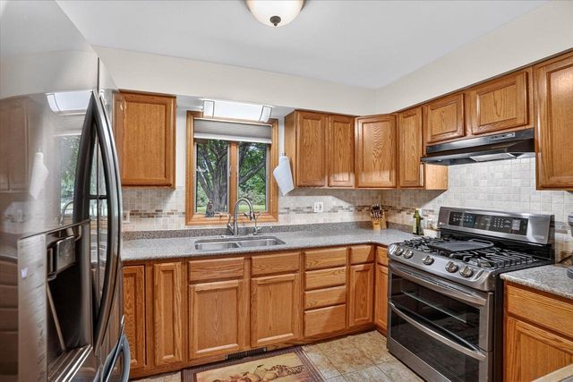 6702 N Abey Court, Evansville, WI 53536