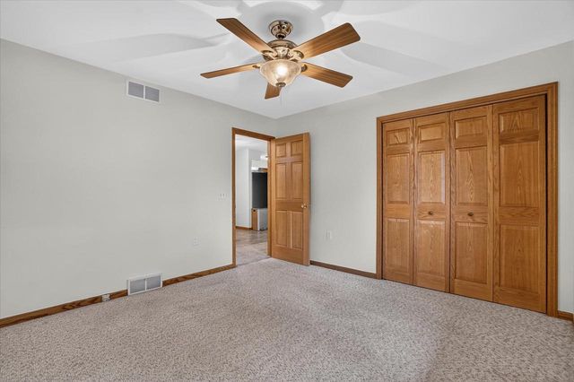 6702 N Abey Court, Evansville, WI 53536