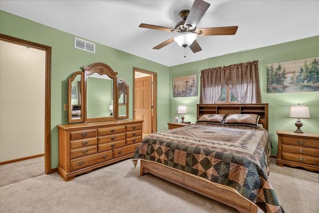 6702 N Abey Court, Evansville, WI 53536