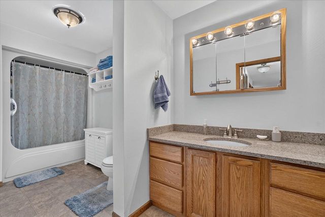 6702 N Abey Court, Evansville, WI 53536