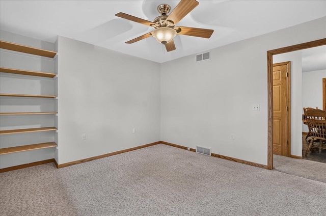 6702 N Abey Court, Evansville, WI 53536