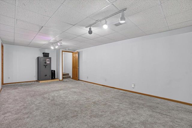 6702 N Abey Court, Evansville, WI 53536