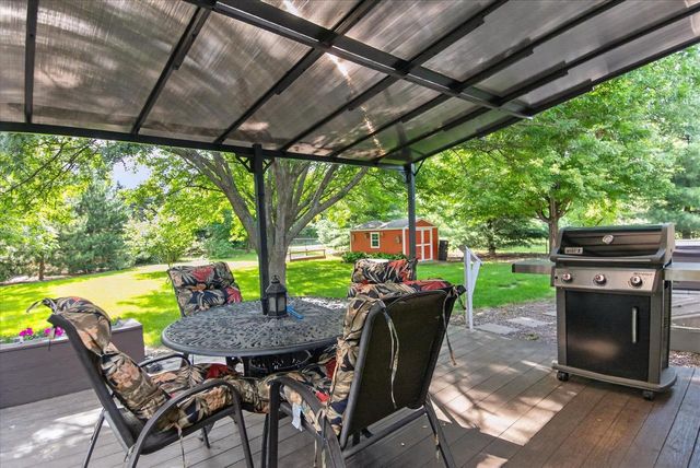 6702 N Abey Court, Evansville, WI 53536