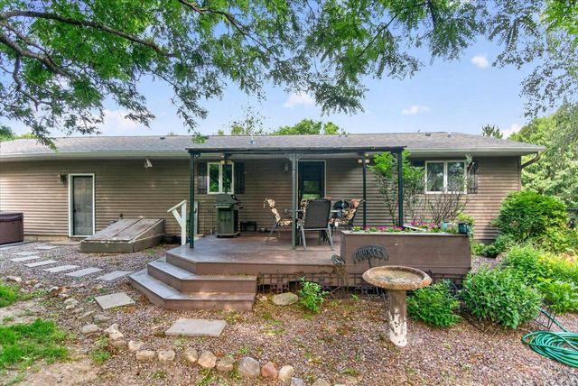 6702 N Abey Court, Evansville, WI 53536