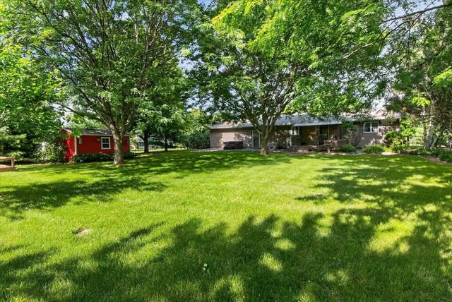 6702 N Abey Court, Evansville, WI 53536