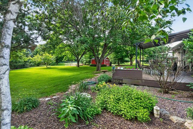 6702 N Abey Court, Evansville, WI 53536