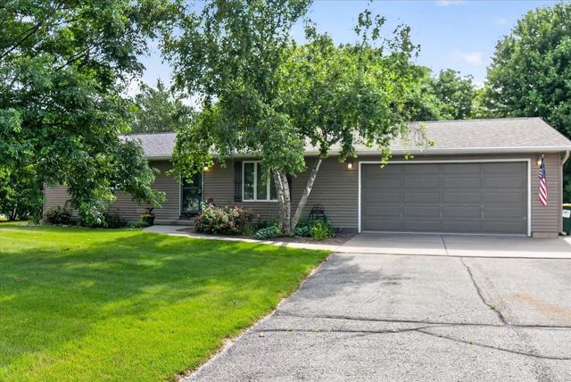 6702 N Abey Court, Evansville, WI 53536