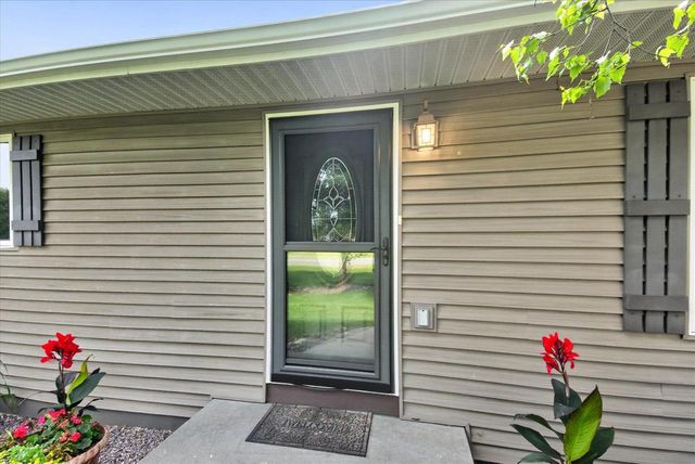 6702 N Abey Court, Evansville, WI 53536