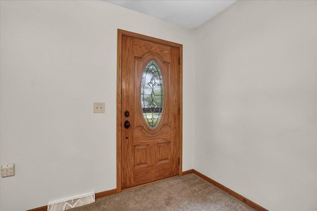 6702 N Abey Court, Evansville, WI 53536
