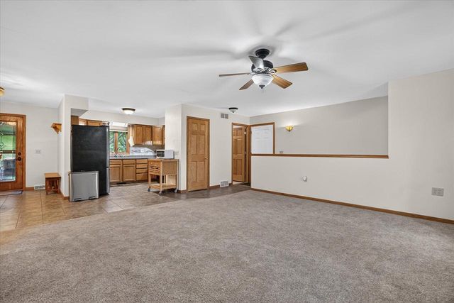 6702 N Abey Court, Evansville, WI 53536