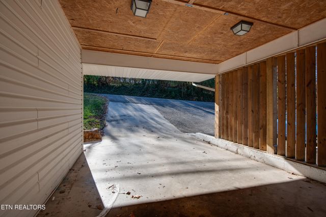 8124 Sharp Rd, Powell, TN 37849