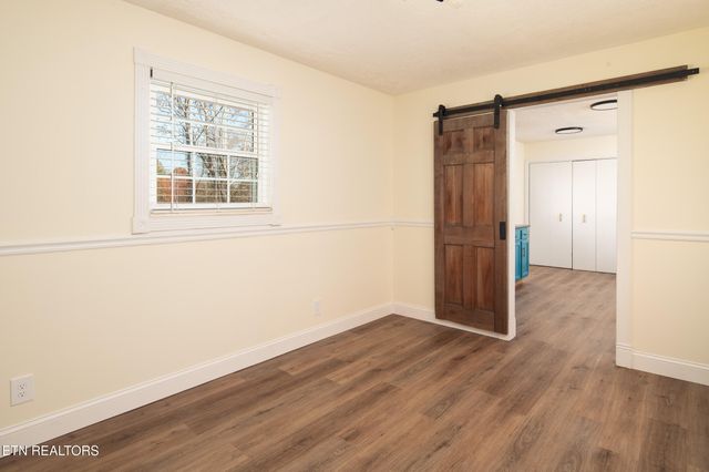 8124 Sharp Rd, Powell, TN 37849