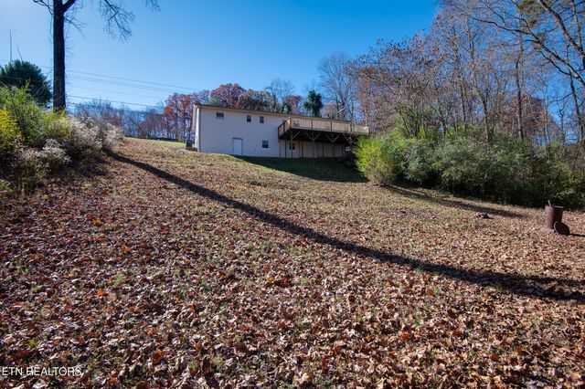 8124 Sharp Rd, Powell, TN 37849