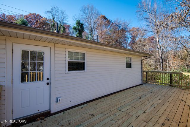 8124 Sharp Rd, Powell, TN 37849