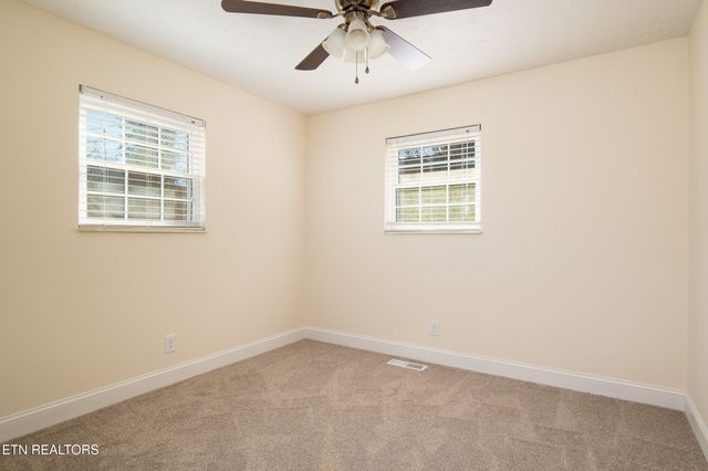 8124 Sharp Rd, Powell, TN 37849