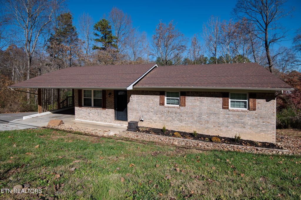 8124 Sharp Rd, Powell, TN 37849