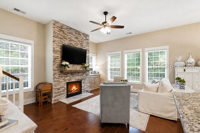 8 Dovetree Ln, Bluffton, SC 29910