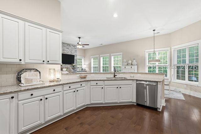 8 Dovetree Ln, Bluffton, SC 29910