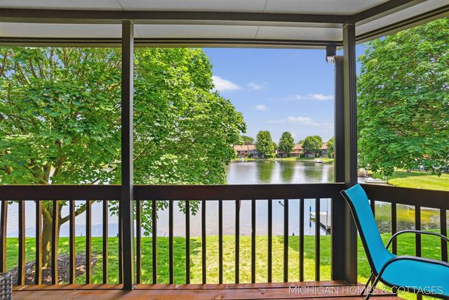 1644 Lakeview Drive, Zeeland, MI 49464